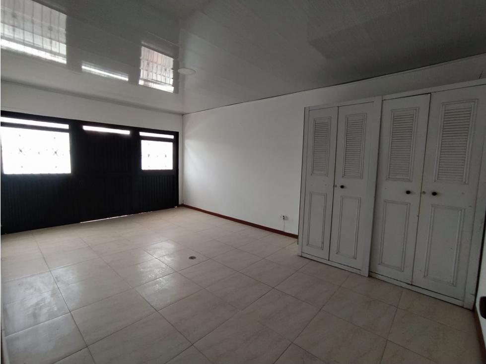 SE VENDE EXELENTE CASA EN SANTA MONICA DOSQUEBRADAS