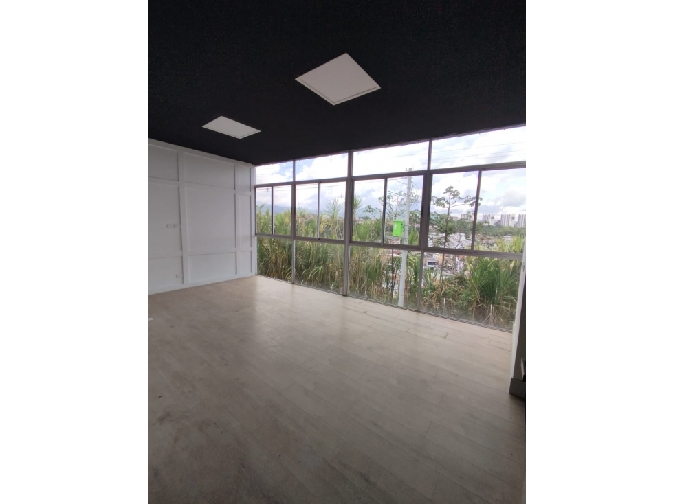 SE RENTA BODEGA COMERCIAL AVENIDA DEL POLLO - 6