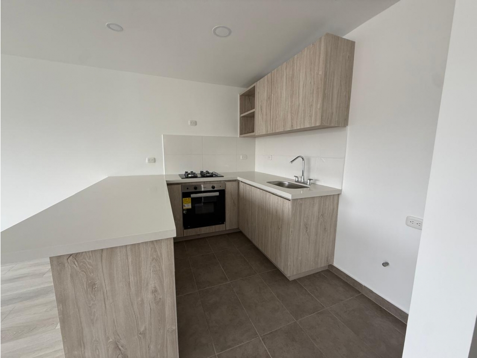 APARTAMENTO EN VENTA SECTOR AV KEVIN ANGEL — foto 4