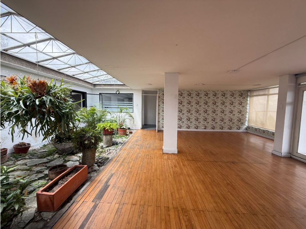 CASA CON RENTA EN VENTA, SECTOR LA CASTELLANA