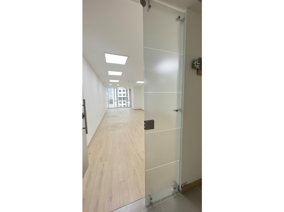 OFICINA EN ARRIENDO SECTOR CABLE