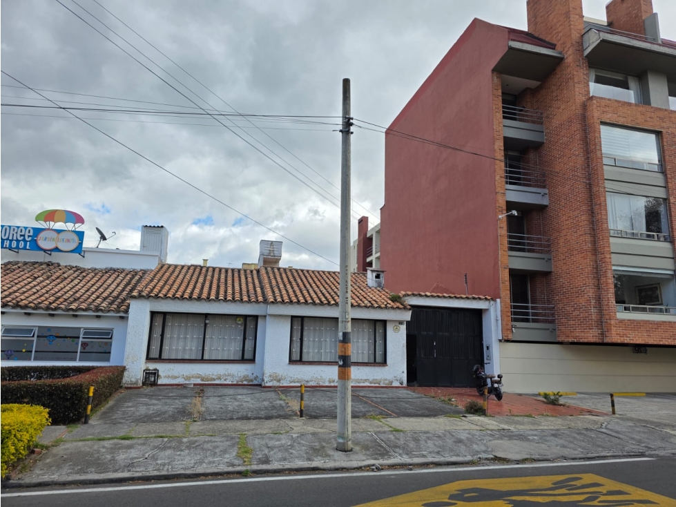 VENDO CASA EN BARRIO CEDROS BOGOTA