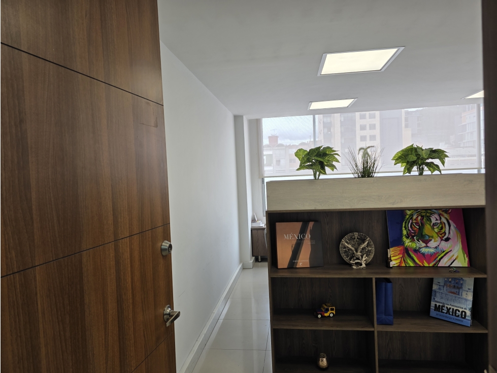 VENDO OFICINA BOGOTÁ NORTE - ESTRATEGICA Y LISTA PARA OPERAR — foto 4
