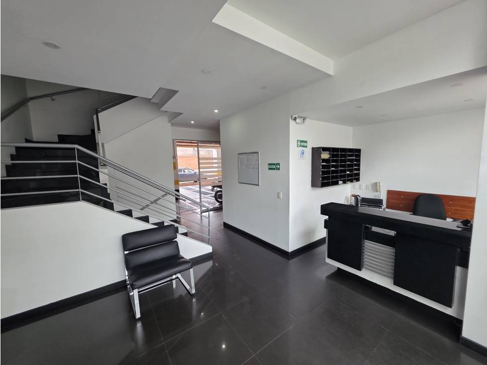 VENDO OFICINA BOGOTÁ NORTE - ESTRATEGICA Y LISTA PARA OPERAR — foto 3