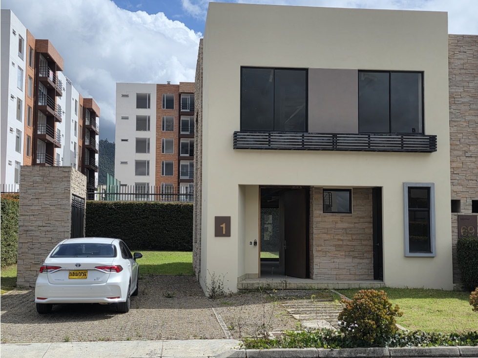 VENDO CASA No.1 INT.69 CR VERDE VIVO PH CAJICA