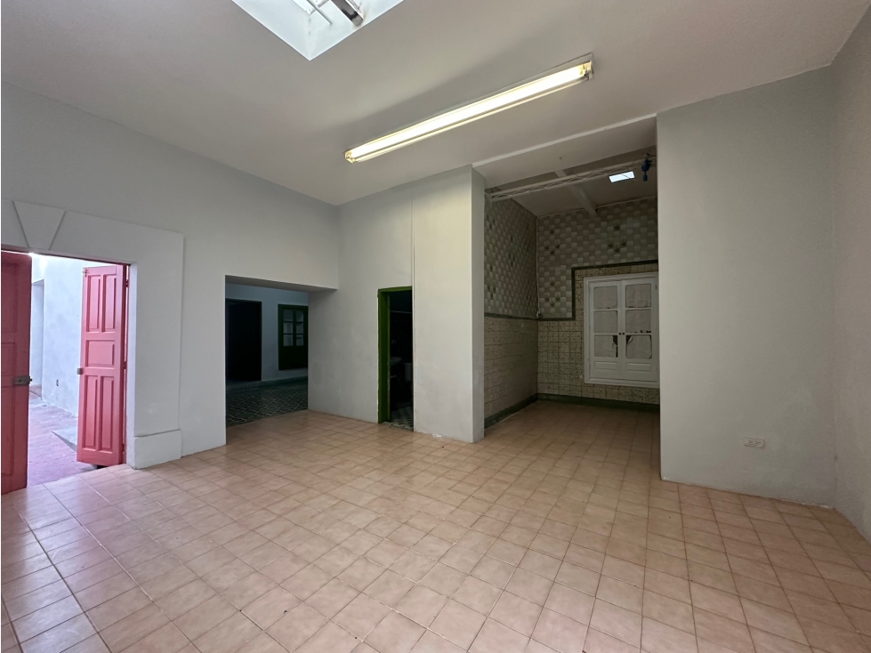 RENTA DE FINCA COMERCIAL EN ZONA CENTRO - 4