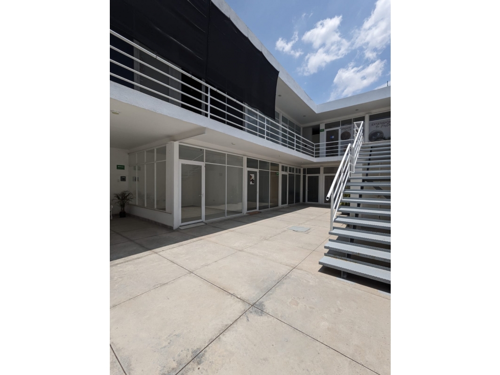 LOCAL COMERCIAL EN RENTA ATRAS DE OFICINAS DEL SAT - 2