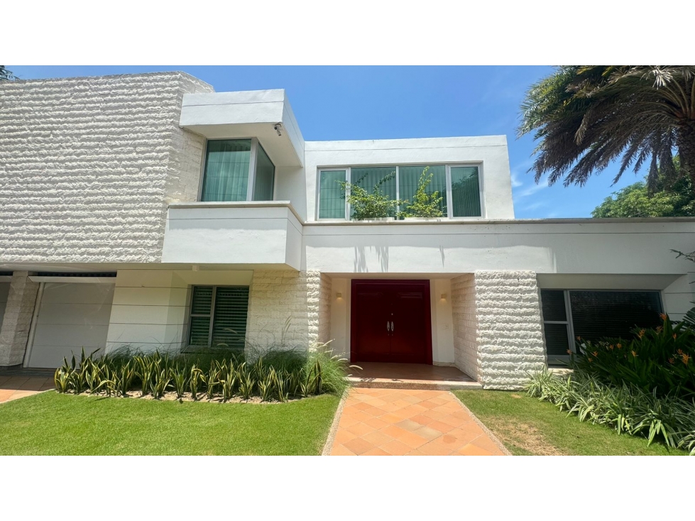 VENTA DE CASA EN BUEN SECTOR DE LA CIUDAD