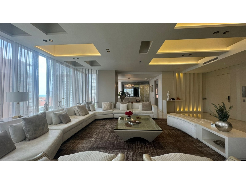 VENDO APARTAMENTO DE LUJO EN BARRIO EL GOLF