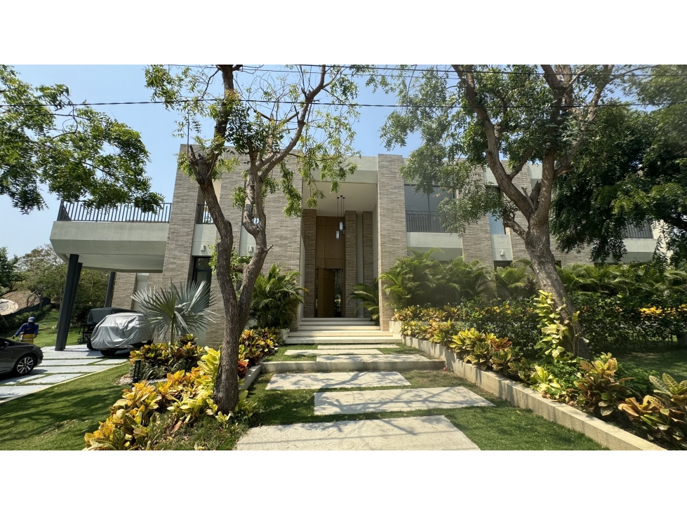 SE VENDE CASA DE LUJO EN EL SECTOR DE LAGOS DEL CAUJARAL