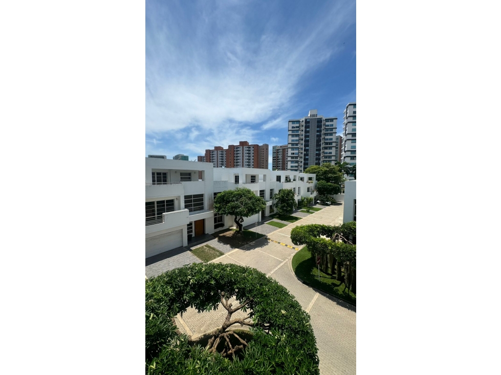 VENTA DE CASA LUJOSA EN BARRIO LA CASTELLANA