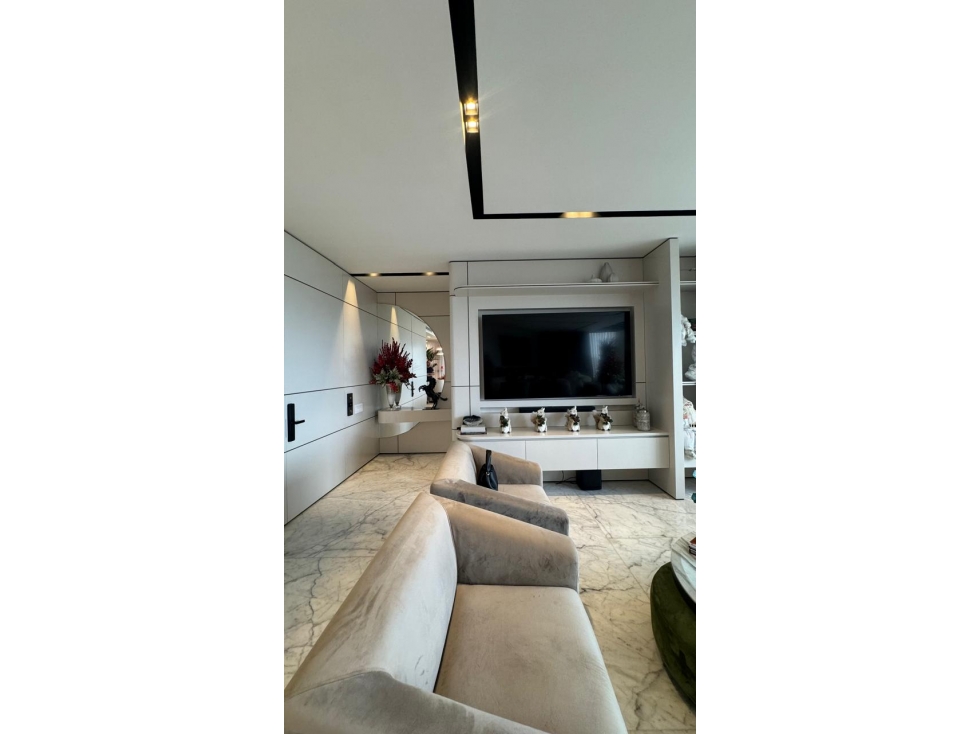 VENTA DE EXCLUSIVO APARTAMENTO EN BUEN SECTOR DE LACIUDAD — foto 2