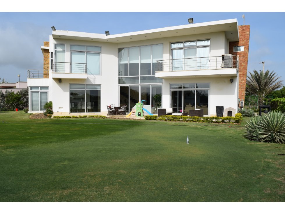 SE VENDE CASA LINDA EN LAGOS DEL CAUJARAL — foto 2