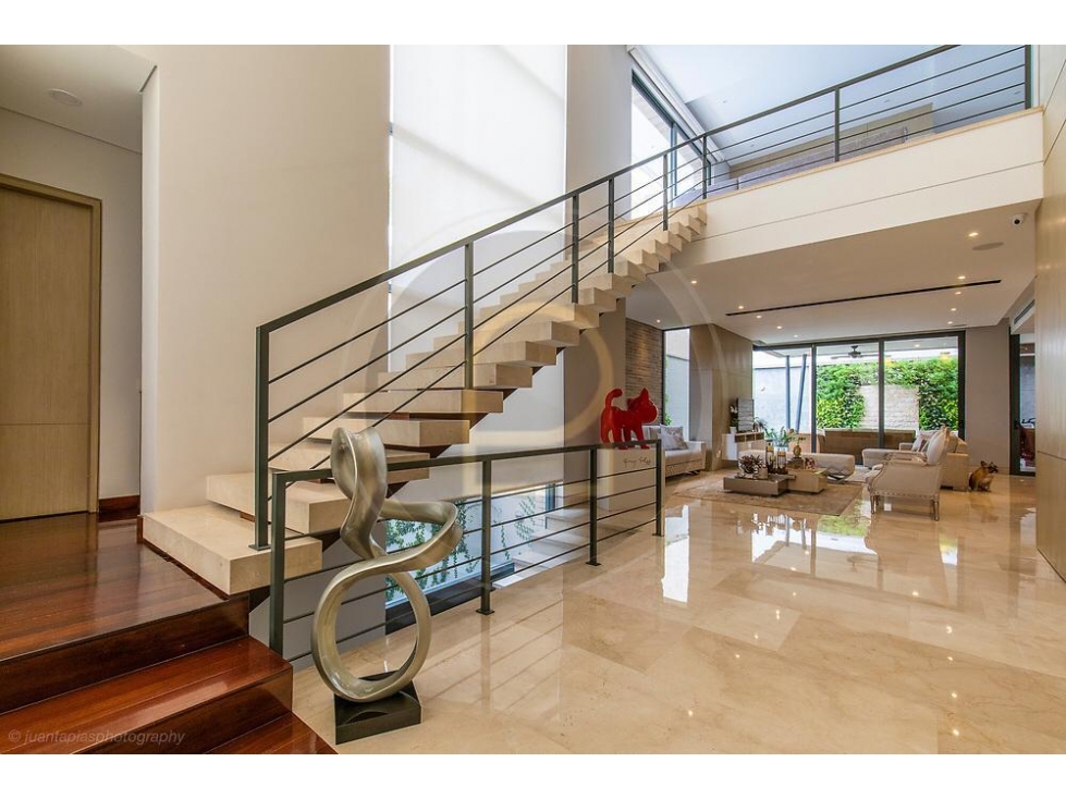 VENDO HERMOSA CASA DE LUJO EN SECTOR DE VILLA CAMPPESTRE — foto 2