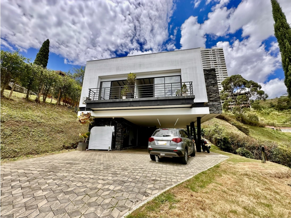 Casa Campestre en venta en Sabaneta - Sector Lomitas - Antioquia