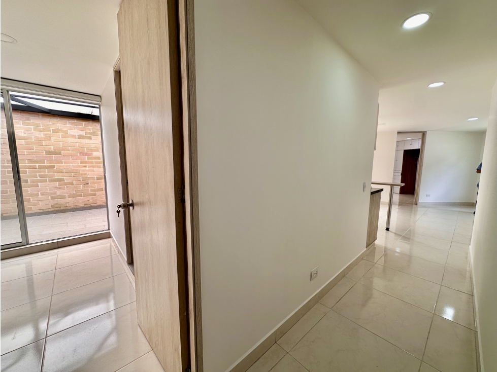 Venta de Apartamento en Sabaneta - Sector Carmelo - Antioquia — foto 5