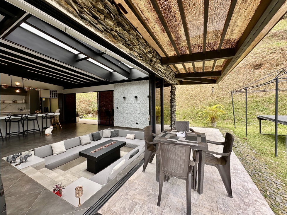 Casa Campestre en venta en Sabaneta - Sector Lomitas - Antioquia — foto 5