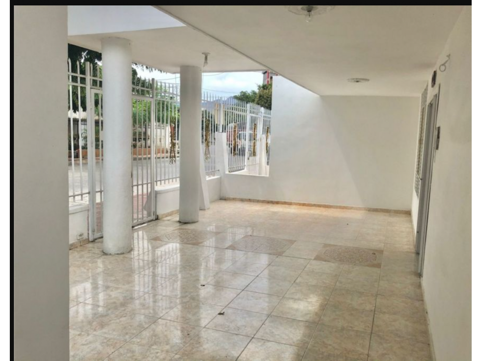Amplia casa con 2 apartamentos San José en Santa Marta E-7 — foto 3