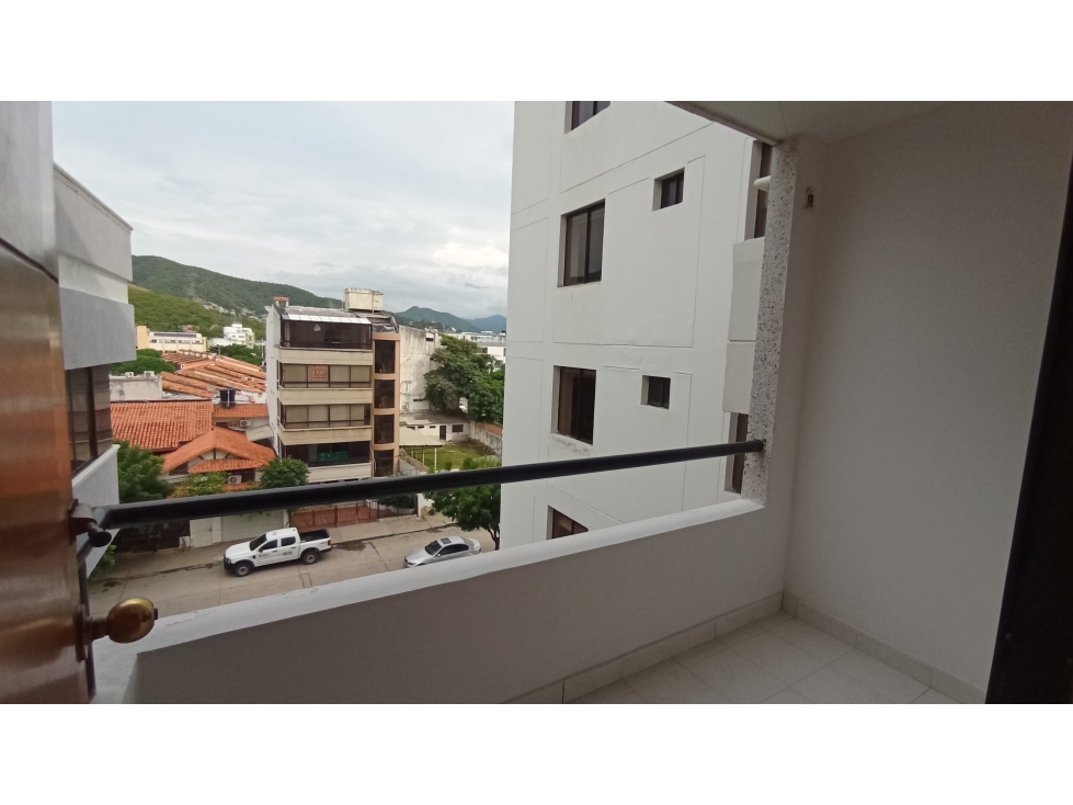 Venta de Hermoso reformado apartamento Duplex, Rodadero. — foto 3