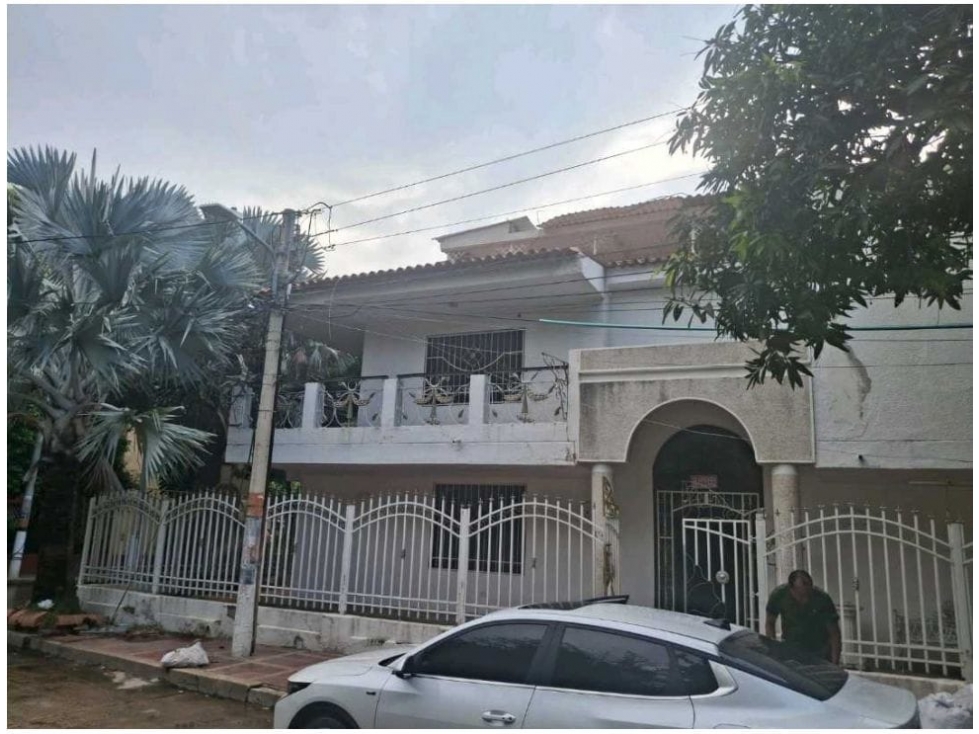 Se vende y arrienda amplia casa esquinera de 2 pisos, san francisco