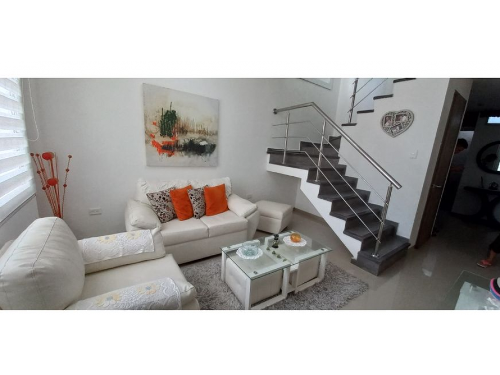 Venta de HERMOSA casa amoblada de 3 pisos, Barrio Jardín