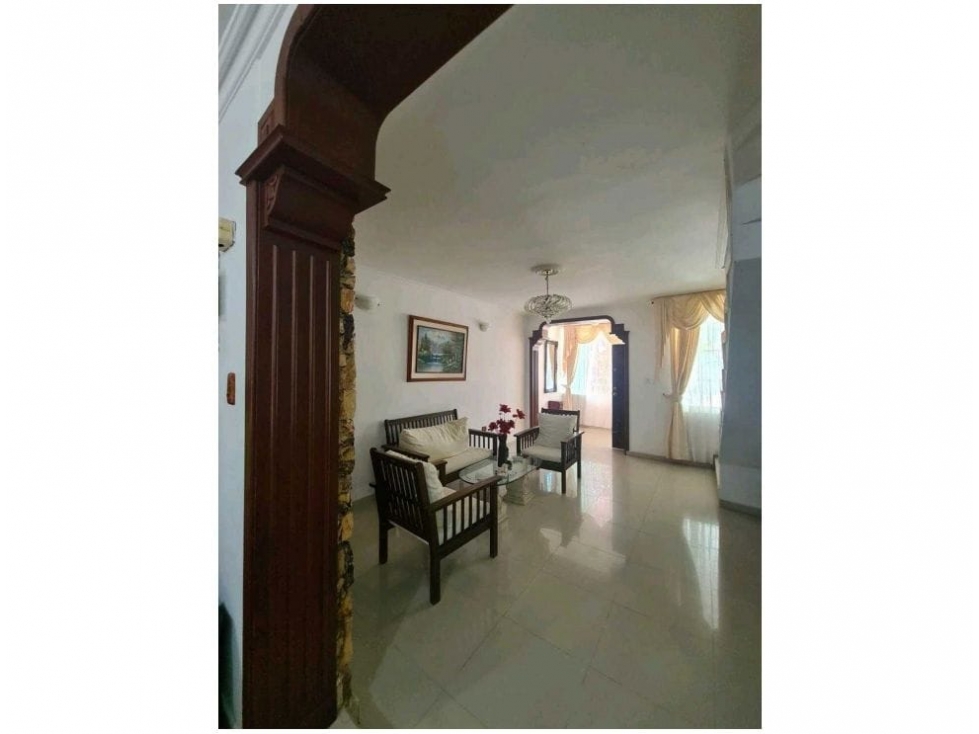 Se vende hermosa casa de 2 pisos, 207m2, el jardín — foto 2