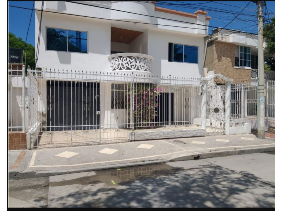 Hermosa casa con 2 apartamentos en Santa Marta E-5