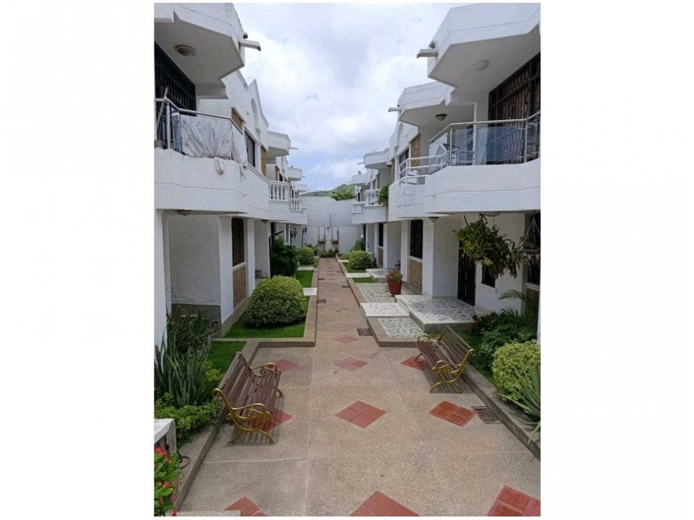 Se vende casa de 2 pisos en conjunto cerrado, el jardín — foto 3