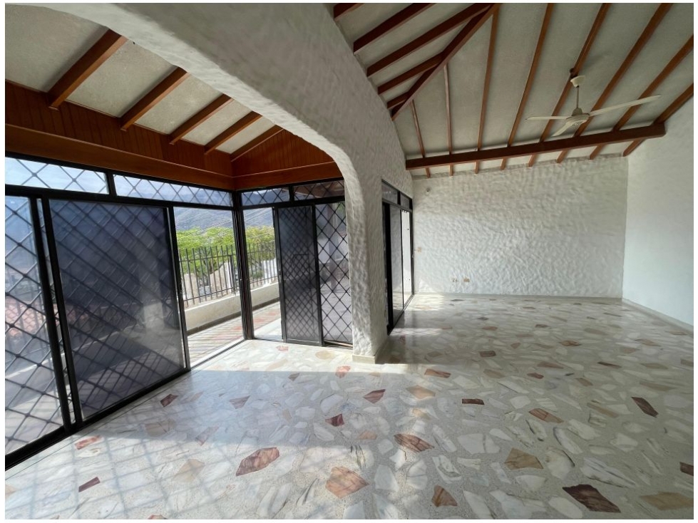 Venta de casa en conjunto cerrado cerca del mar Rodadero E-1