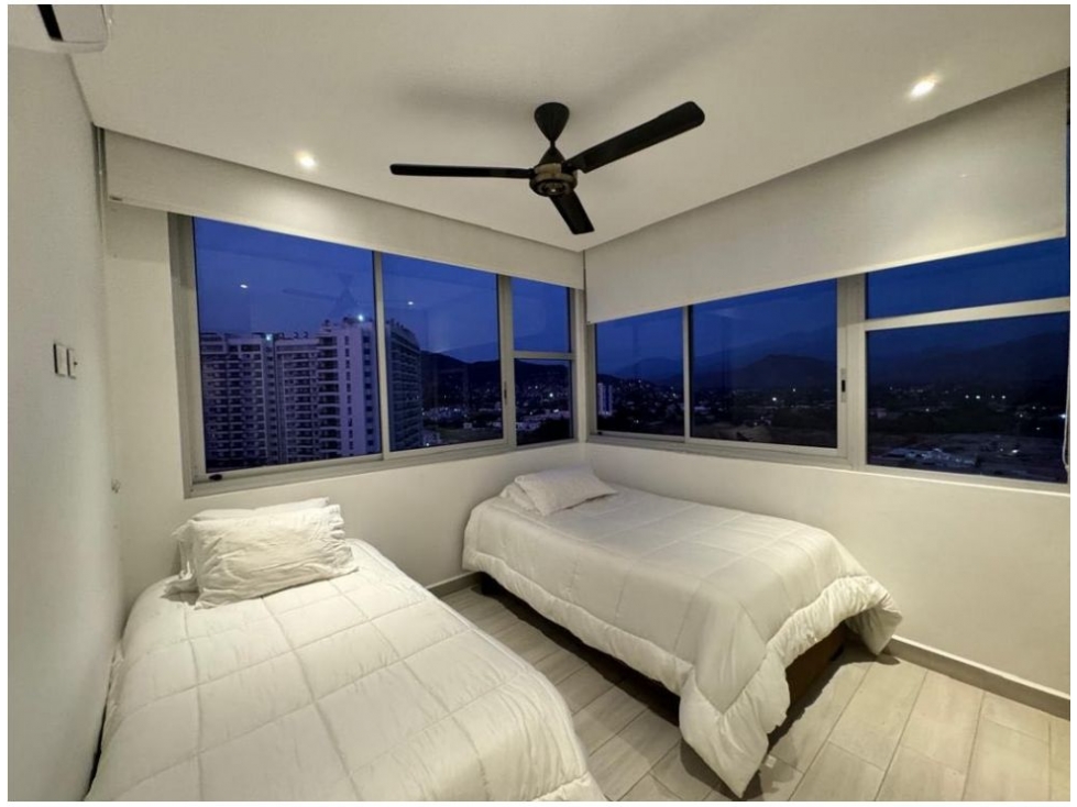 Exclusivo Apartamento en Playa Salguero Vista al Mar y Montaña — foto 3