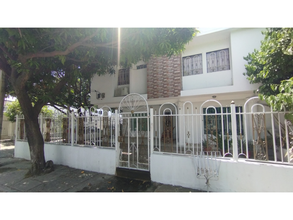 Gran oportunidad Casa con 2 aptos independientes en Los Naranjo G-23 — foto 2