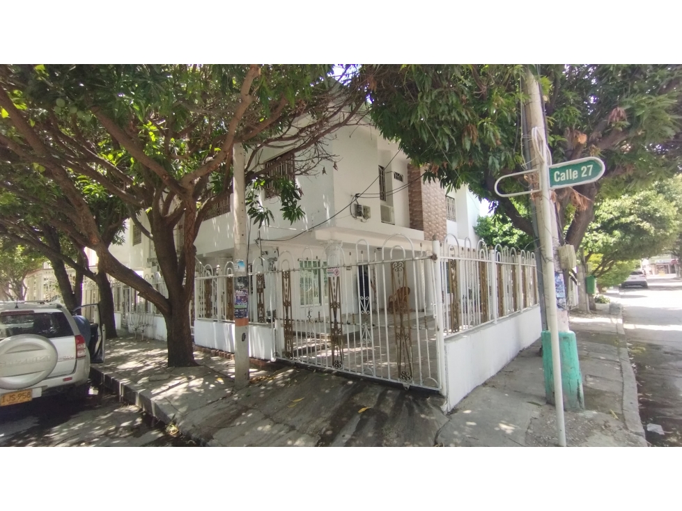 Gran oportunidad Casa con 2 aptos independientes en Los Naranjo G-23