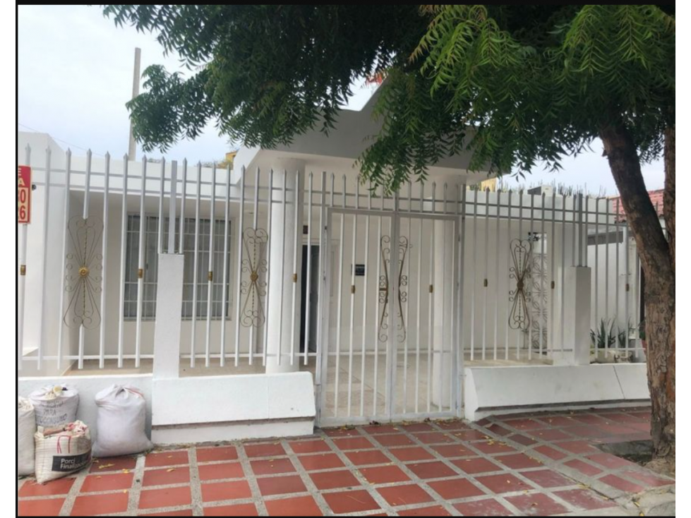 Amplia casa con 2 apartamentos San José en Santa Marta E-7