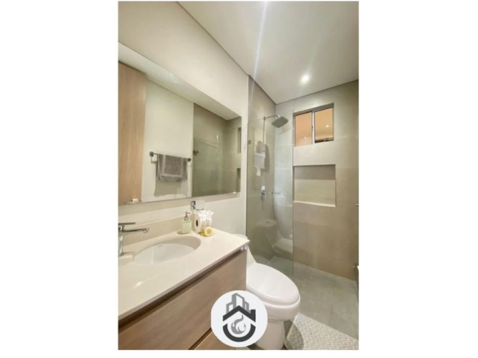 SE VENDE APARTASUITE EN SALGUERO AMOBLADO CON RENTA DE TURISMO — foto 4