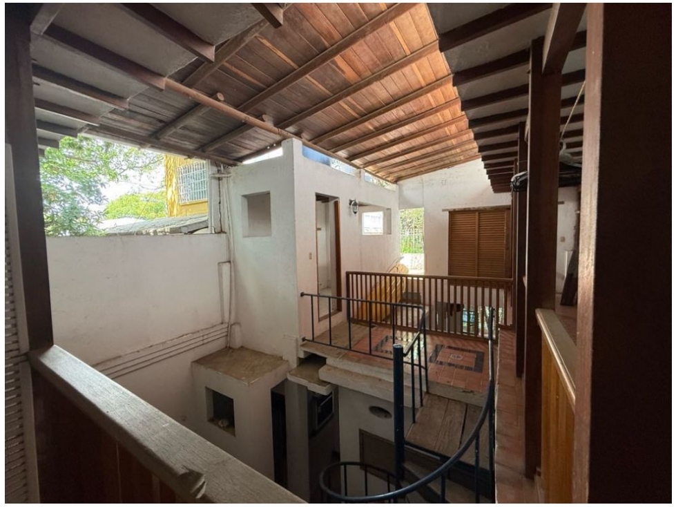 Se vende casa/lote de esquina en barrio El Libertador, CM-2