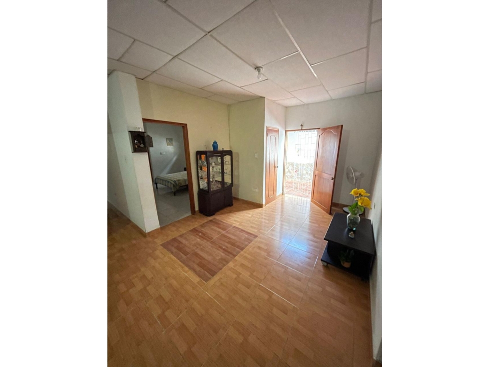 EN VENTA HERMOSA CASA DE DOS PISOS CON DOS APARTAMENTOS ARRIBA — foto 4