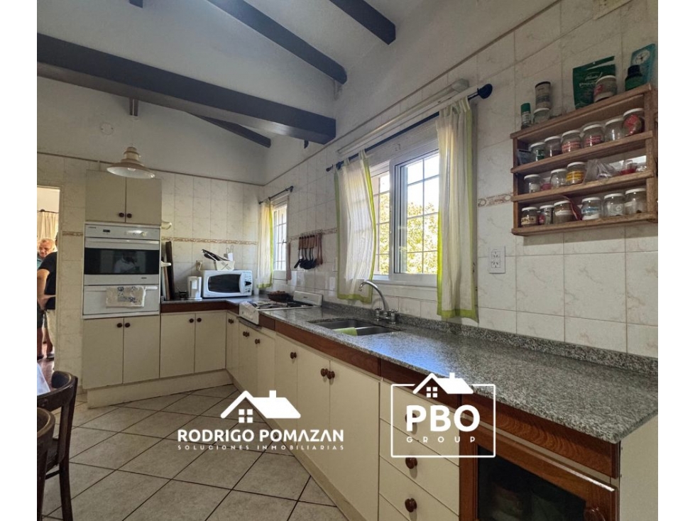 CASA GRANDE CORDOBA VENTA PREMIUM 5 DORM. PILETA QUINCHO - 6
