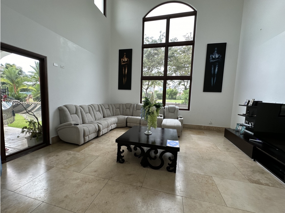 Casa Fairways Estates - Santa Maria - frente al golf $2,350,000 — foto 4