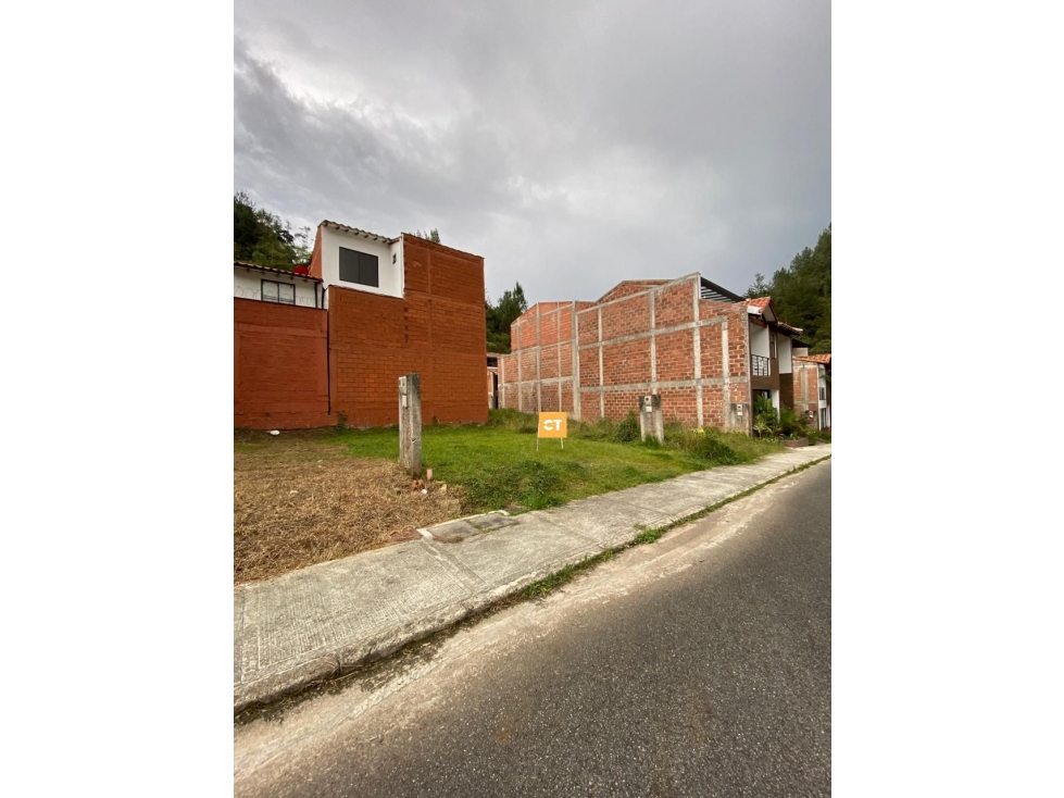 Venta Lote en Parcelación abierta el Retiro