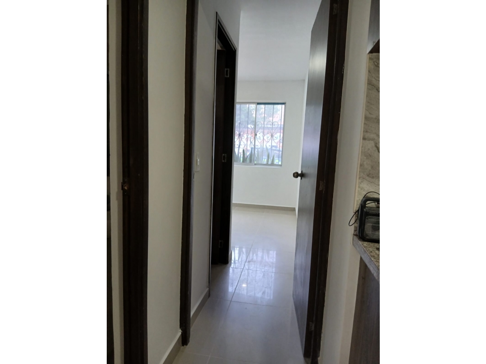 Arriendo Casa Local Sabaneta Sector Restrepo Naranjo - 4