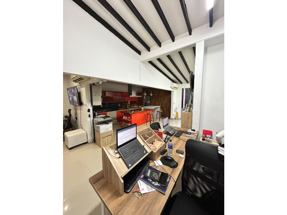CASA EN VENTA EN EL BOSQUE NORTE DE CALI | USO MIXTO | 250 M2 - 4