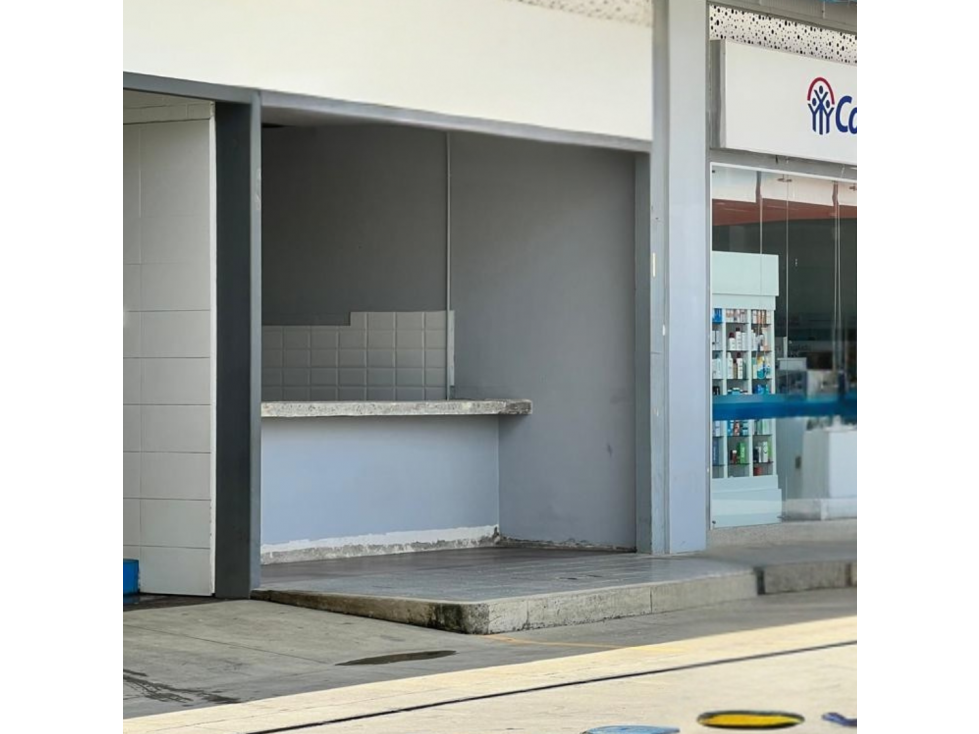 Arriendo de Local Comercial en Bahía de Plaza Pangola Jamundí - 2