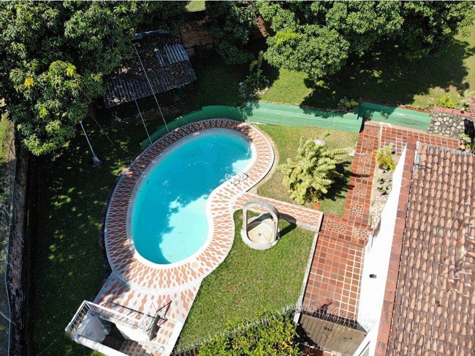 VENTA DE CASA EN CIUDAD JARDIN - PARA REMODELAR - CALI