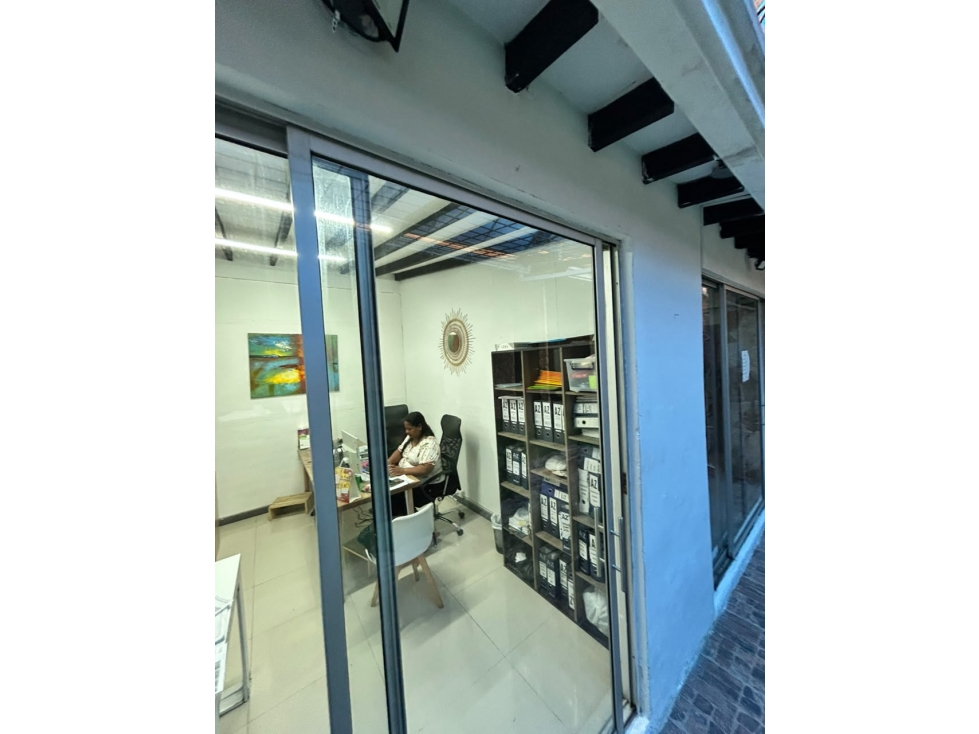 CASA EN VENTA EN EL BOSQUE NORTE DE CALI | USO MIXTO | 250 M2 - 5