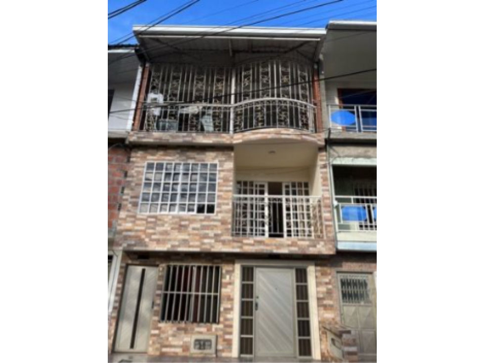 VENTA DE CASA DE 3 PISOS INDEPENDIENTES CIRO VELAZCO - JAMUNDI