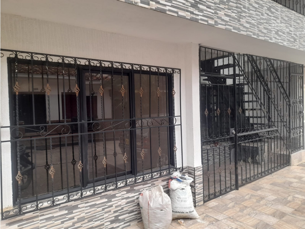 Casa Jamundí reformada | 3 Pisos| Ideal para inversión
