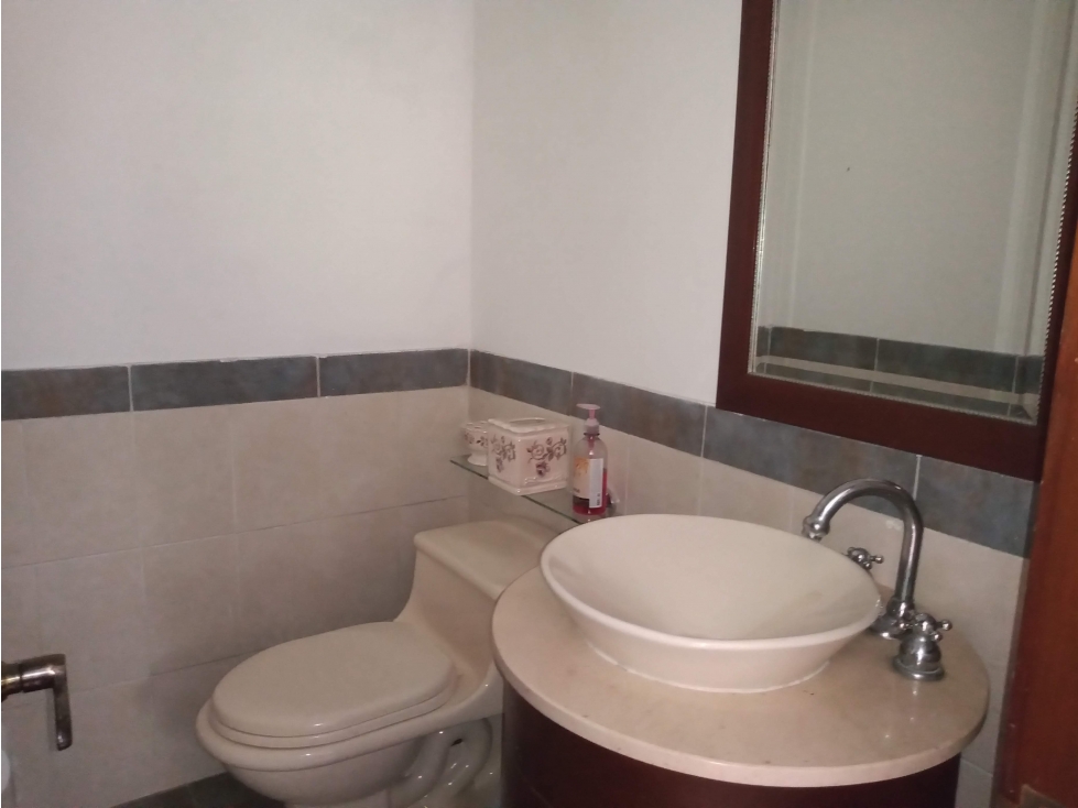 Residencia Exclusiva en Cali | 900 m² | Jardín y Amplias Zonas Social — foto 3