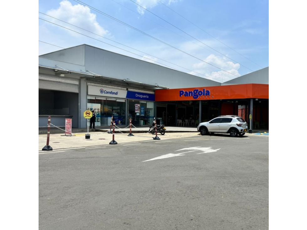 Arriendo de Local Comercial en Bahía de Plaza Pangola Jamundí - 4