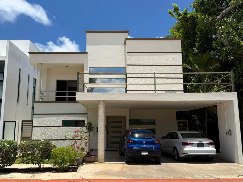 Casa con Alberca en Venta en Residencial Cumbres — foto 2