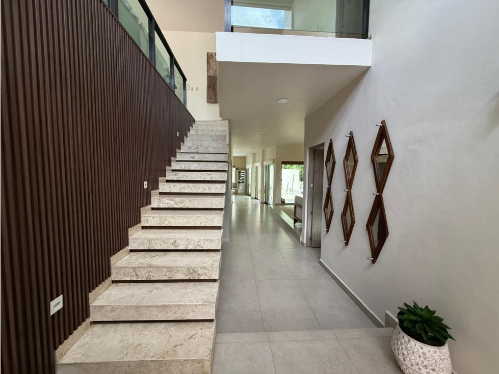 Casa con Alberca en Venta en Residencial Cumbres — foto 3